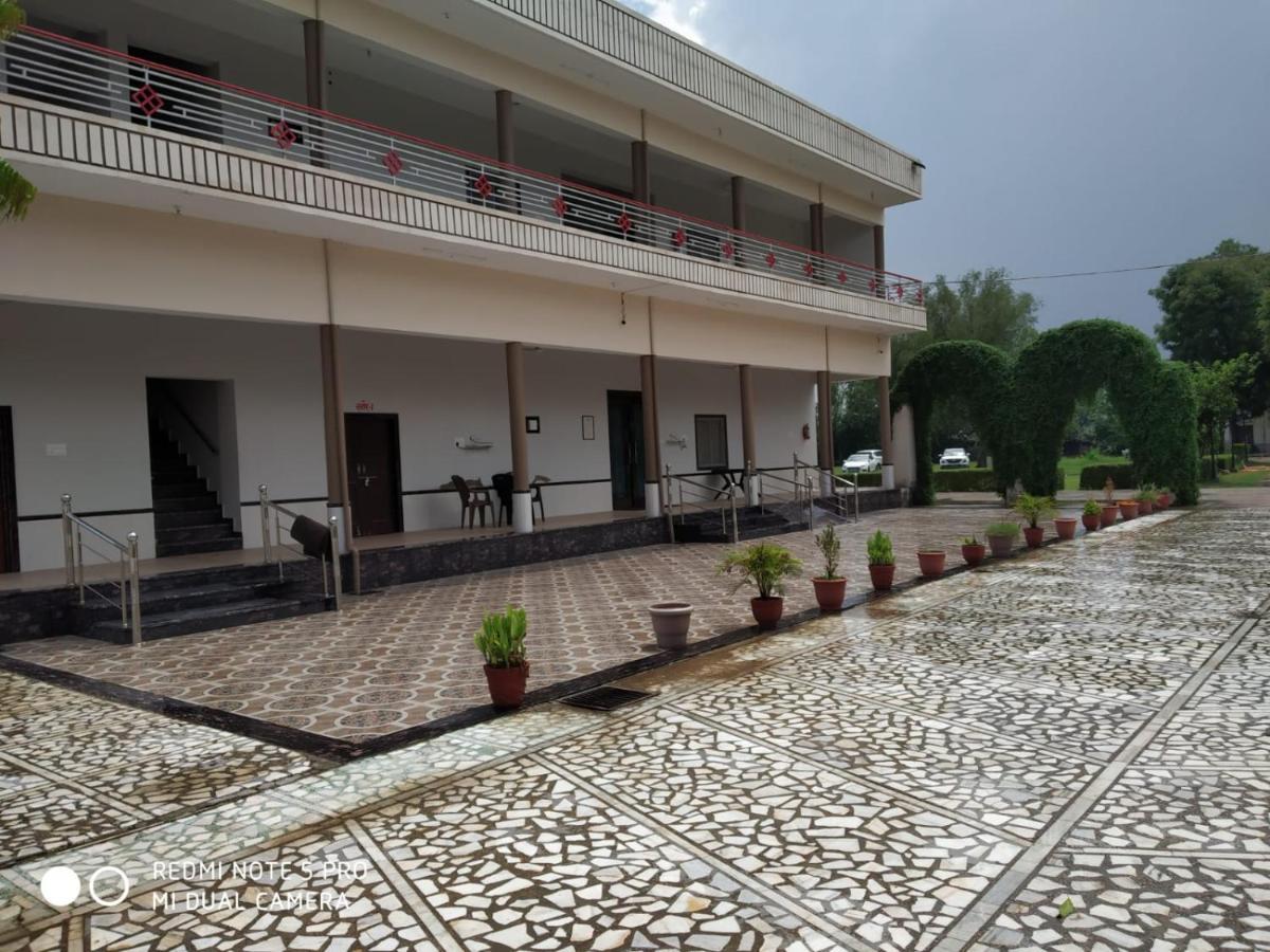 Goyal Bhawan Hotel Khātu Екстериор снимка
