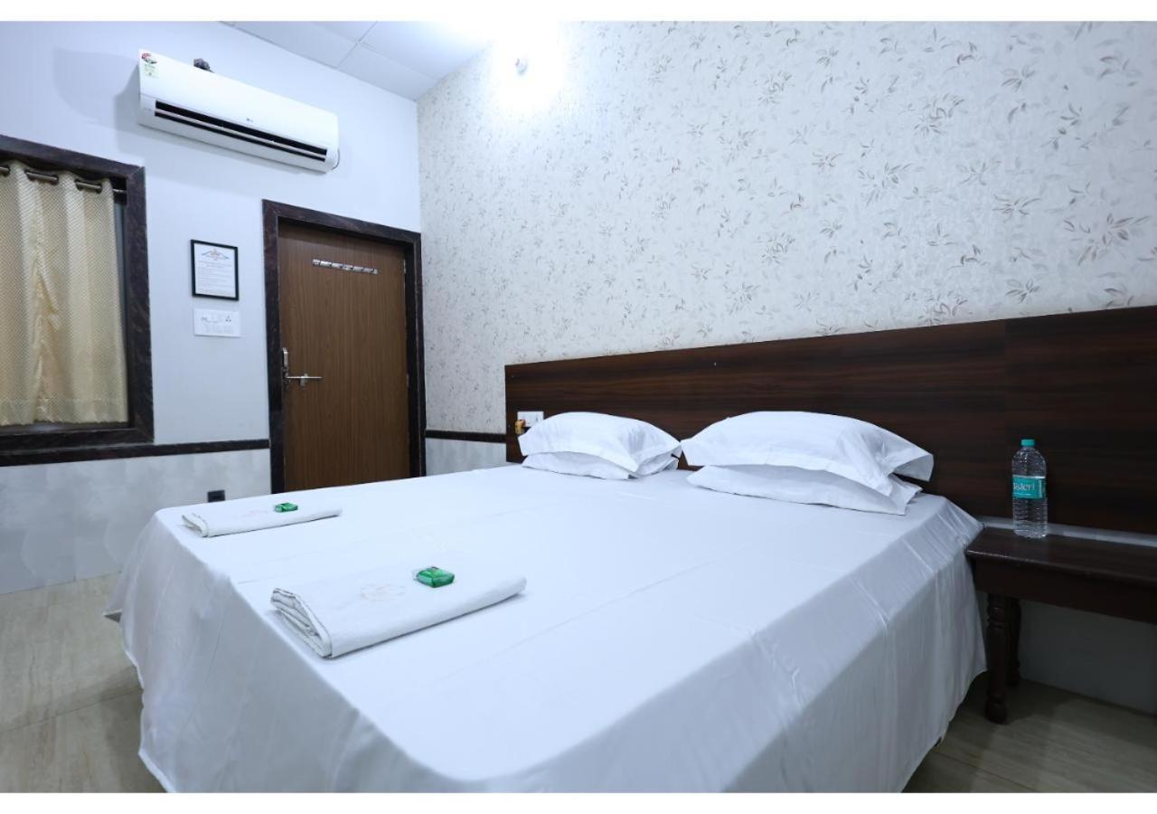 Goyal Bhawan Hotel Khātu Екстериор снимка