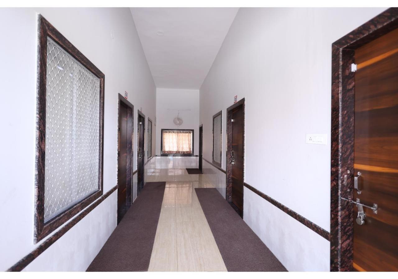 Goyal Bhawan Hotel Khātu Екстериор снимка
