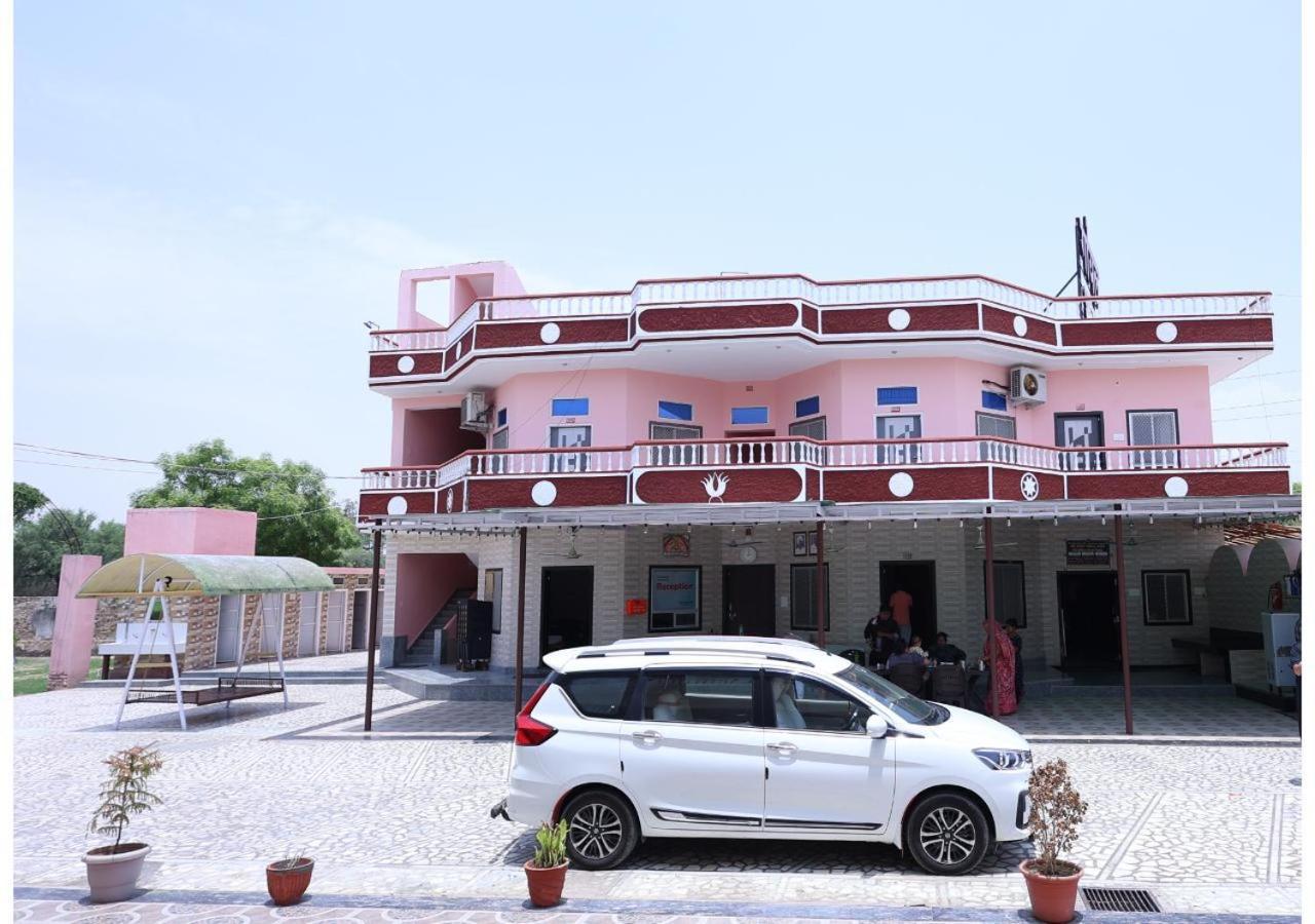 Goyal Bhawan Hotel Khātu Екстериор снимка