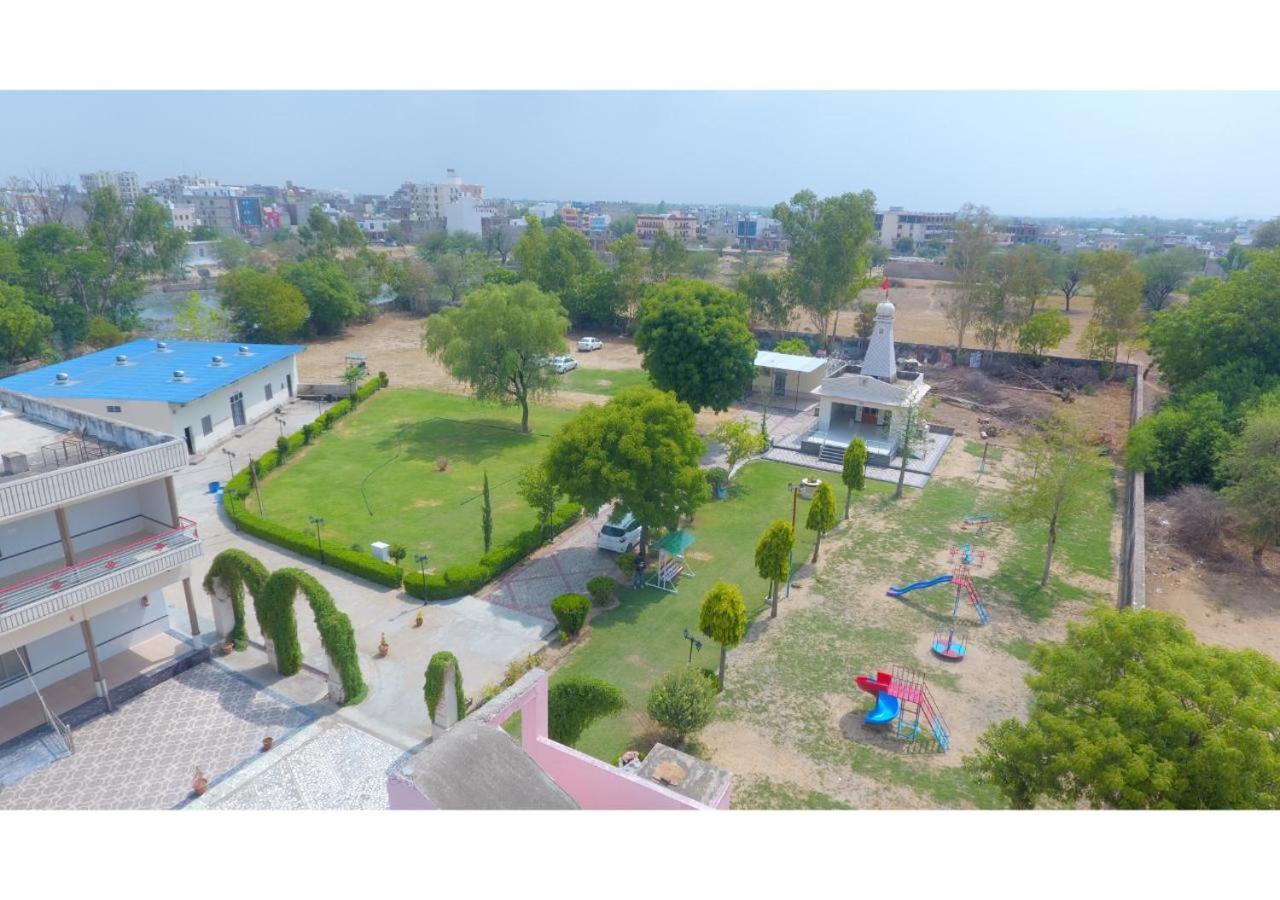 Goyal Bhawan Hotel Khātu Екстериор снимка