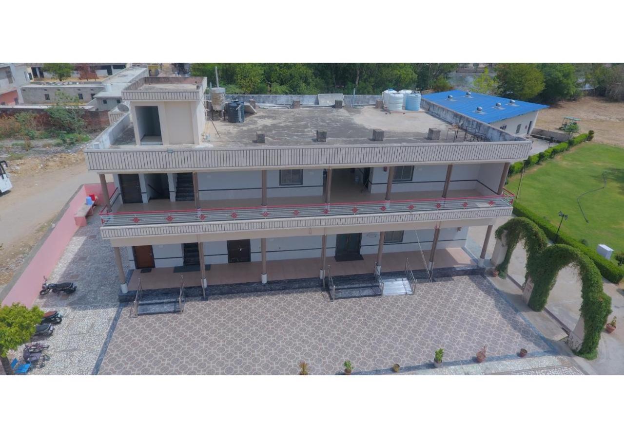 Goyal Bhawan Hotel Khātu Екстериор снимка